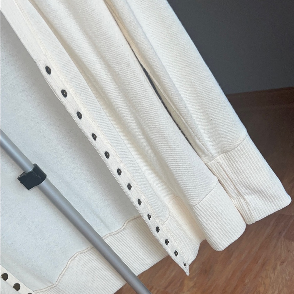 Elegant Cream Cardigan Sweater - Picture 3 of 8